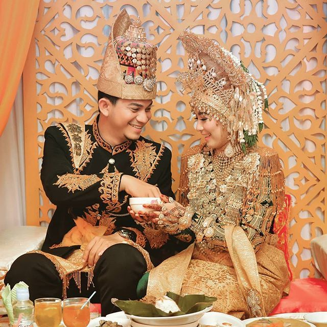 Inilah yang Membuat Foto Pernikahan Adat Aceh Terlihat Lebih Anggun