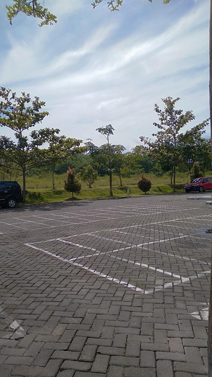 parkir tamu